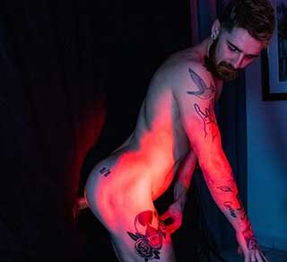 It's still Scott Demarco’s bachelor weekend and while getting ready to shower, he finds a note with an invitation he can't resist. Looking for more good times, he goes to room 69...