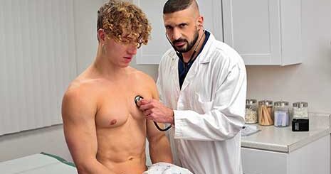 When Felix Fox visits Doctor Marco Napoli for a check up, he tells him that he’s been having trouble getting an erection. Dr. Napoli informs Felix of a new treatment that he can administer himself...