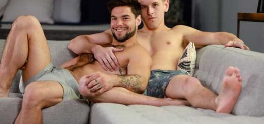 Shane Cook with another muscle stud, but ends up being the bottom bitch! I like to go somewhere warm when winter arrives. I hate cold weather.