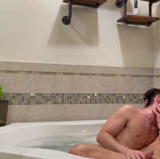 After foreplay in bed, Caleb Manning and TheDanyAtes (aka SeanCody's Brysen) head to the hot tub for some bareback swap sex.