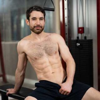 Hairy, bearded fitness coach and jiu jitsu enthusiast Jay Stroke is here for his solo today. This athletic hunk from the Pacific Northwest chats about his fitness origin story and gives his top tip for