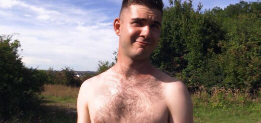 Last weekend I went on a short Czech Hunter 813 walking trip in the countryside. While enjoying lovely scenery, I suddenly noticed a forest worker carrying a log.